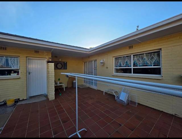 3 BEDROOM HOUSE FOR SALE IN GREENHILLS